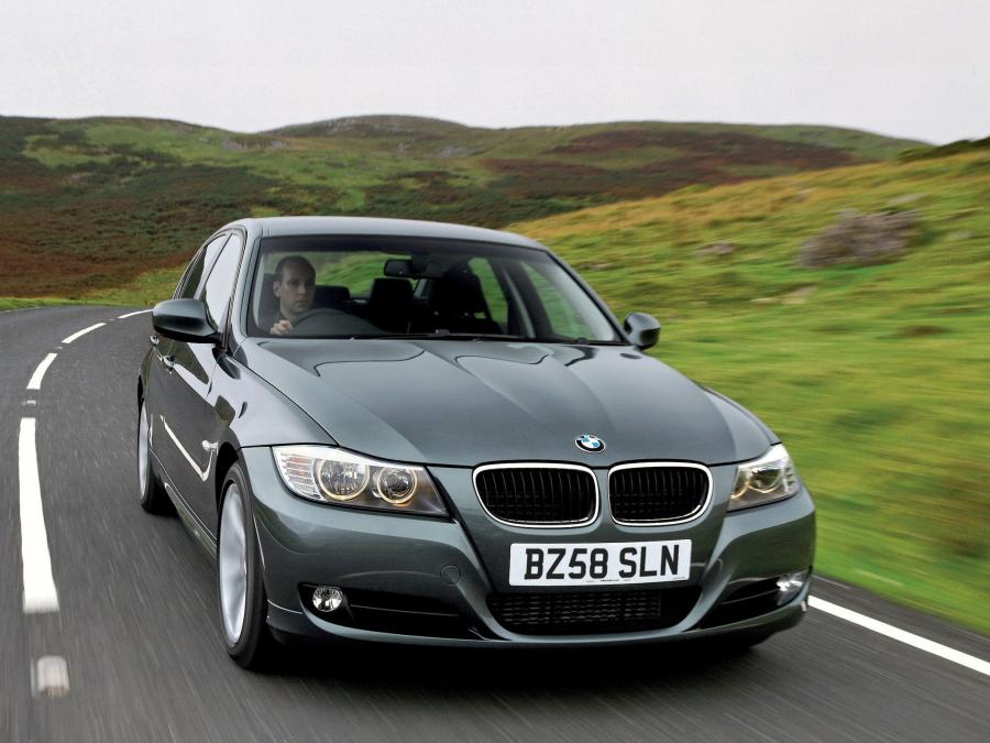  BMW 320d Sedan 2008 года  (UK) (фото 8 из 12)